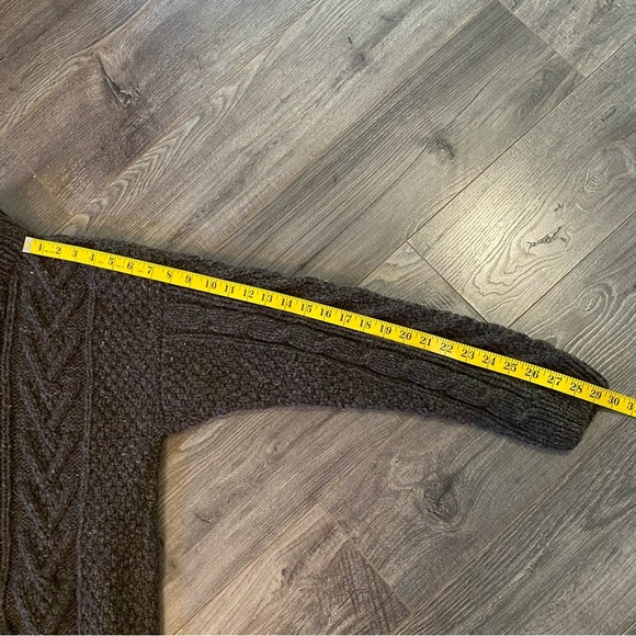 Buffalo Imports Trading Co wool cable knit sweater Athabasca AB. Canada handmade - Picture 7 of 15